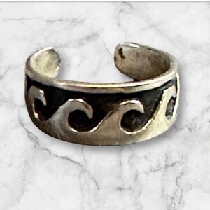 Vintage sterling silver stamped 925 ocean wave toe ring open back size 4